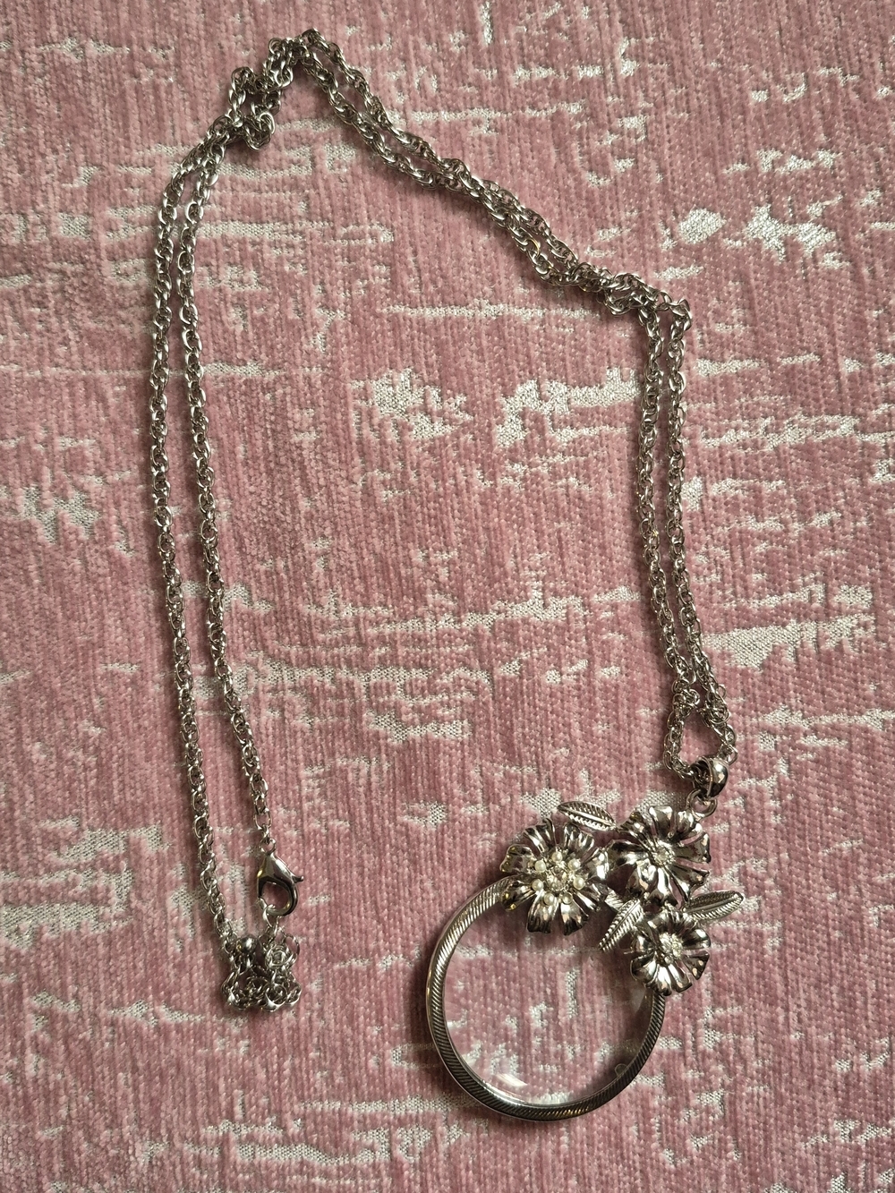 Silver Tone Floral Magnify Pendant Necklace - Elegant Women’s Jewelry